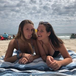 Meet your Posher, Lily